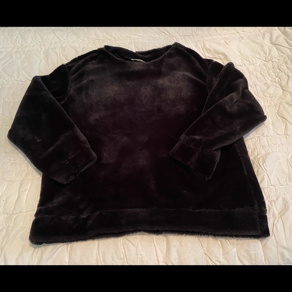 H&M Black Faux Fur Top S